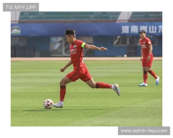 中国足球再次迎来新机遇，国足备战世界杯预选赛全新阵容展现实力