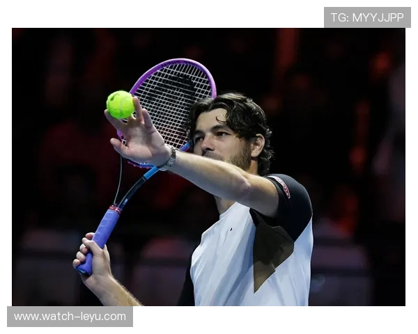 新一轮网球大满贯赛事火热开赛 世界顶级球员激烈角逐追逐荣耀