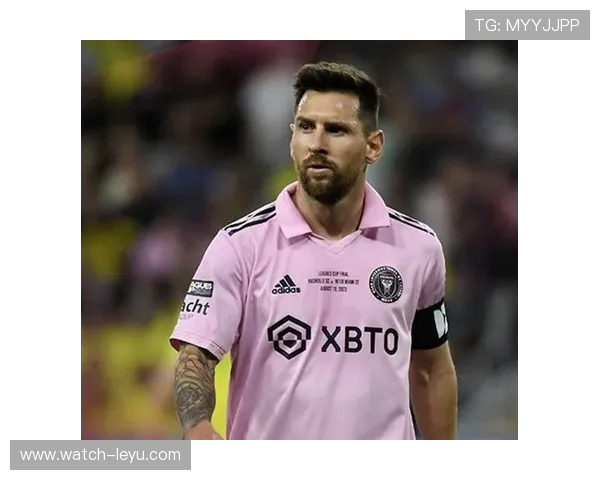 梅西复出后首次亮相助力球队逆转 赛季首胜令球迷欢呼 梅西复出后首次亮相助力球队逆转 赛季首胜令球迷欢呼