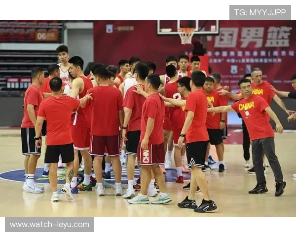 中国男篮在亚洲杯热身赛中力克对手展现新赛季强势状态