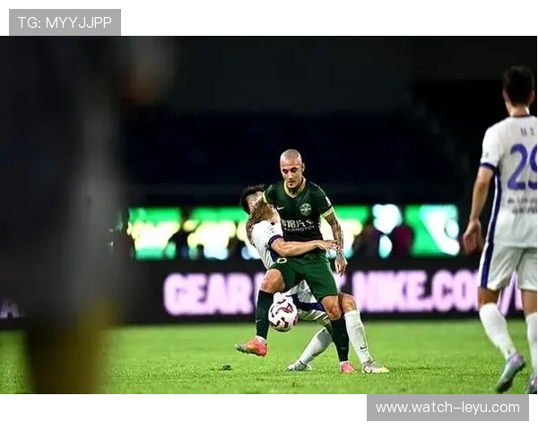 桑德兰俱乐部新赛季备战全面展开 球员阵容调整引发球迷热议